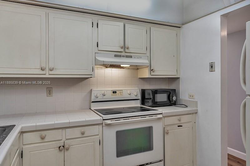 BROOKFIELD GARDENS CONDO - Residential Lease