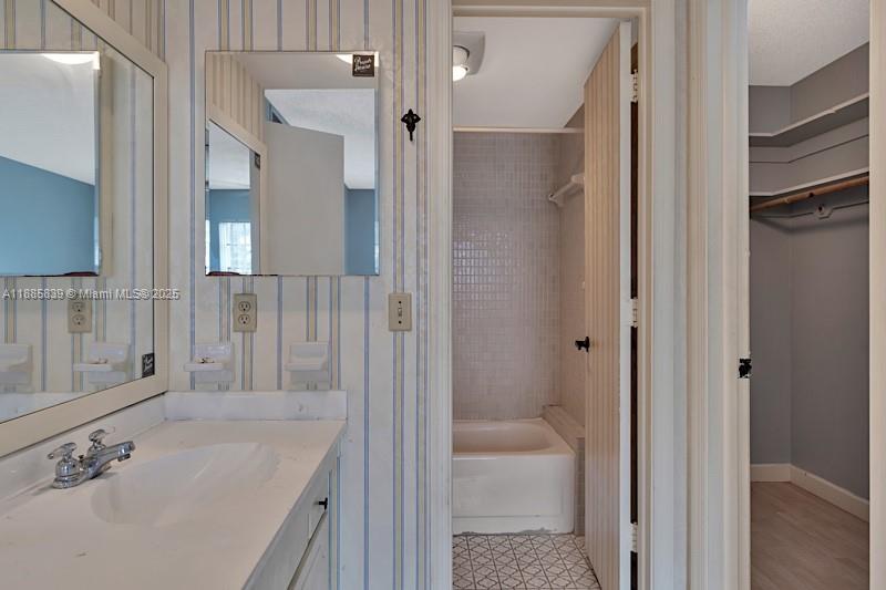 BROOKFIELD GARDENS CONDO - Residential Lease