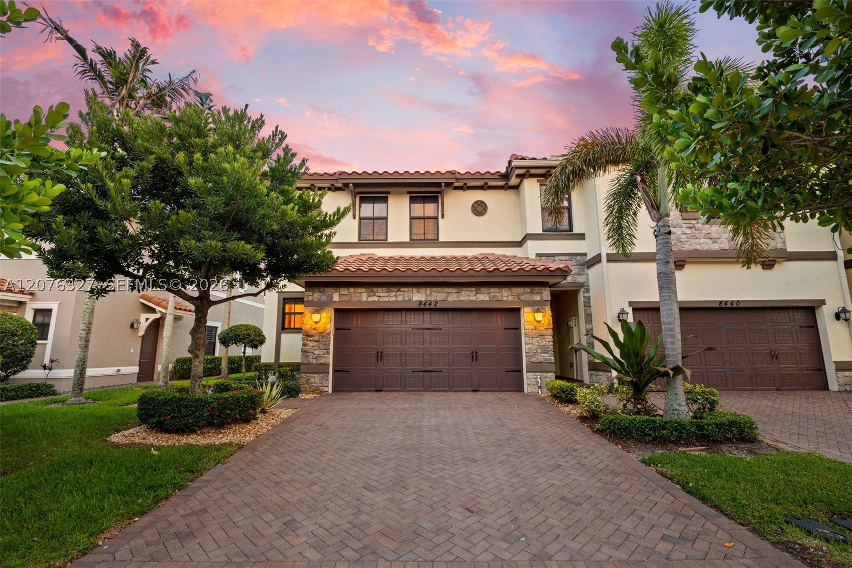 8442 Lake Majesty Ln