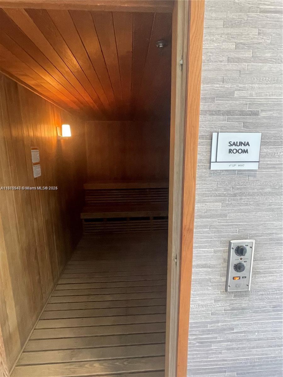 BRICKELL HEIGHTS WEST CON - Residential Lease