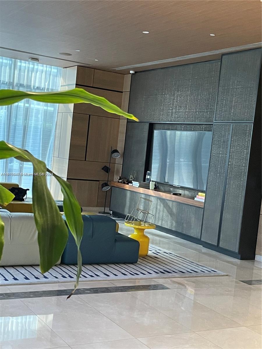 BRICKELL HEIGHTS WEST CON - Residential Lease