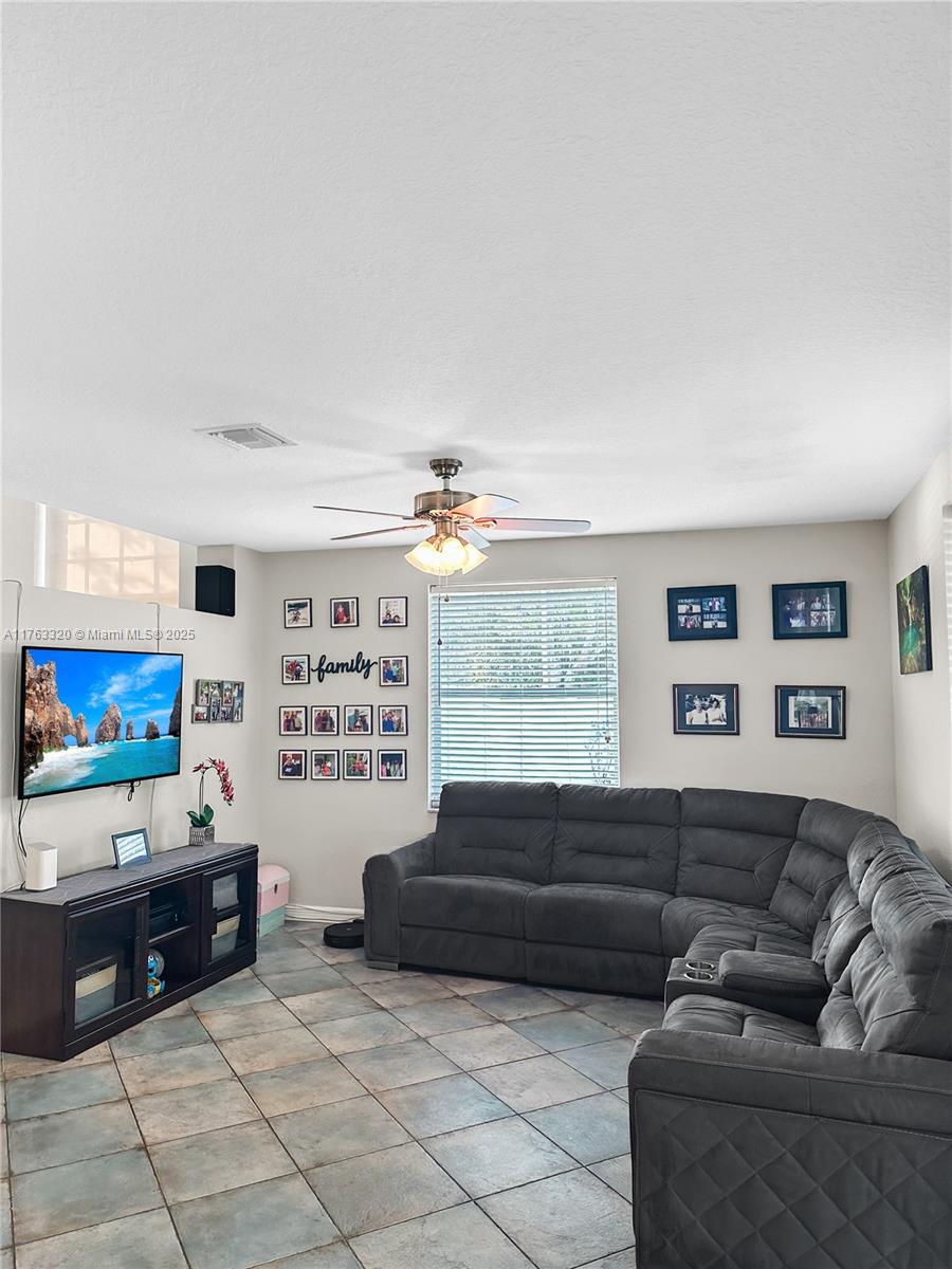 MADISON GREEN 1 PAR B - Residential