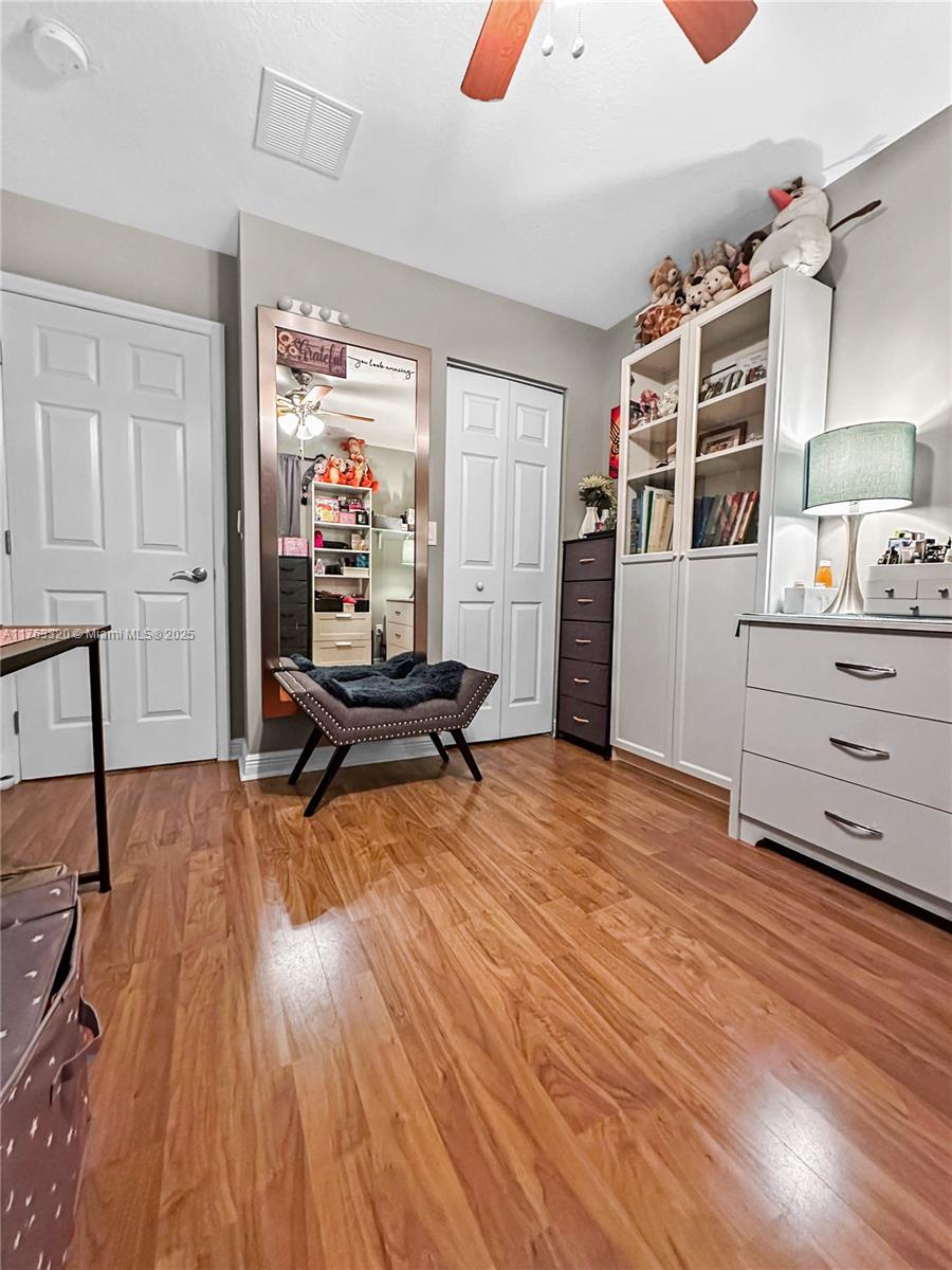 MADISON GREEN 1 PAR B - Residential