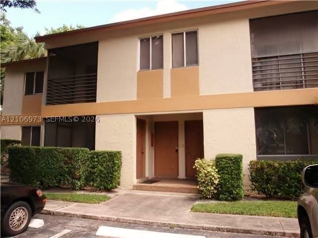 504 Gardens Dr 101