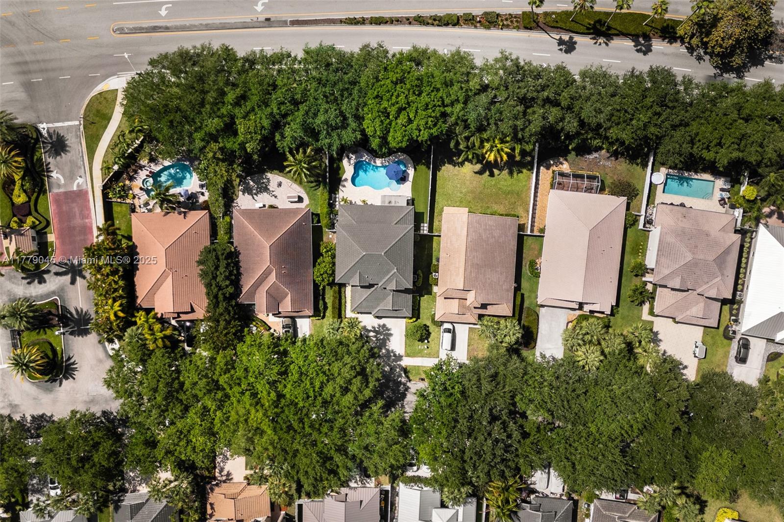 DELRAY LAKES - Residential
