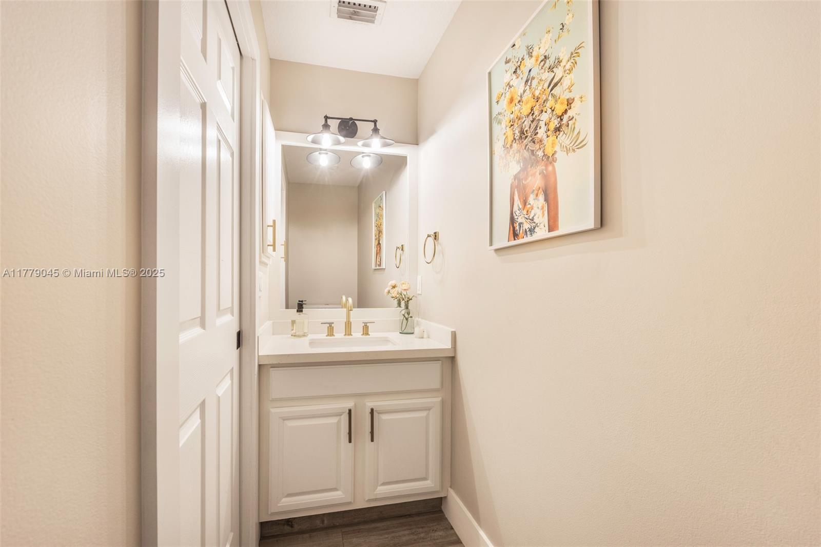 DELRAY LAKES - Residential