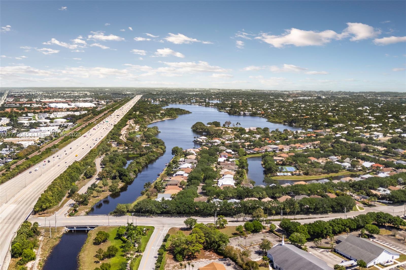 DELRAY LAKES - Residential