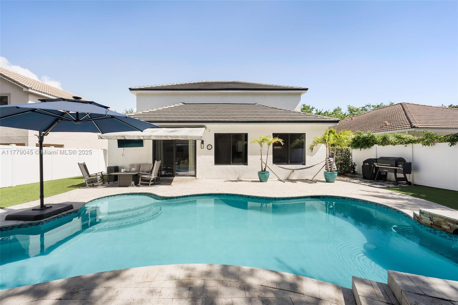 DELRAY LAKES - Residential