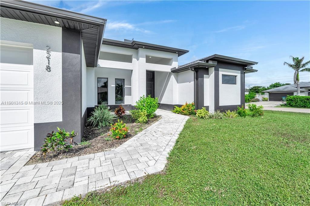 View photos, virtual tours, details... 2218 SW 25th st