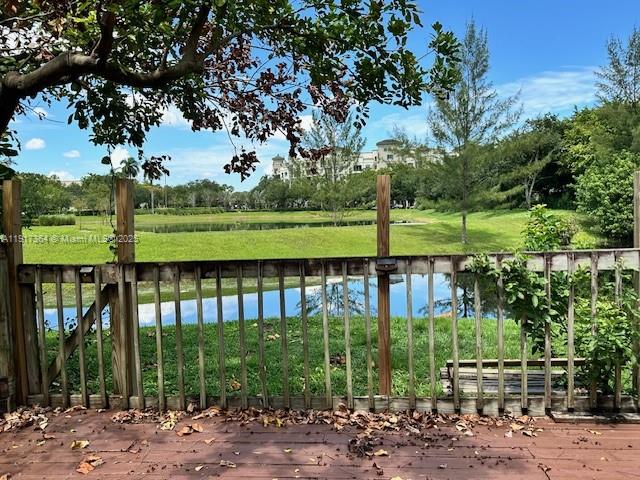 VILLAGE TOWNHOUSES - Residential Lease