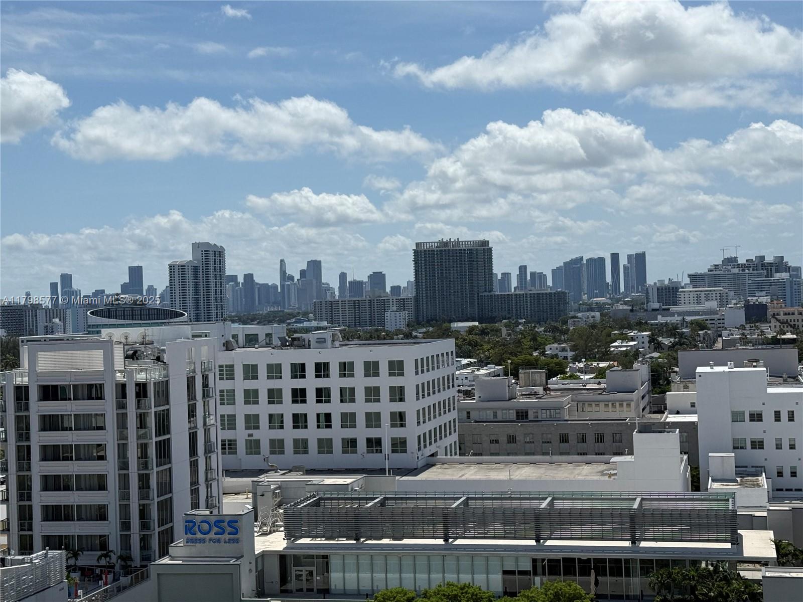 Rental Property at 100 Lincoln Rd 1420, Miami Beach, Miami-Dade County, Florida - Bathrooms: 1  - $2,800 MO.