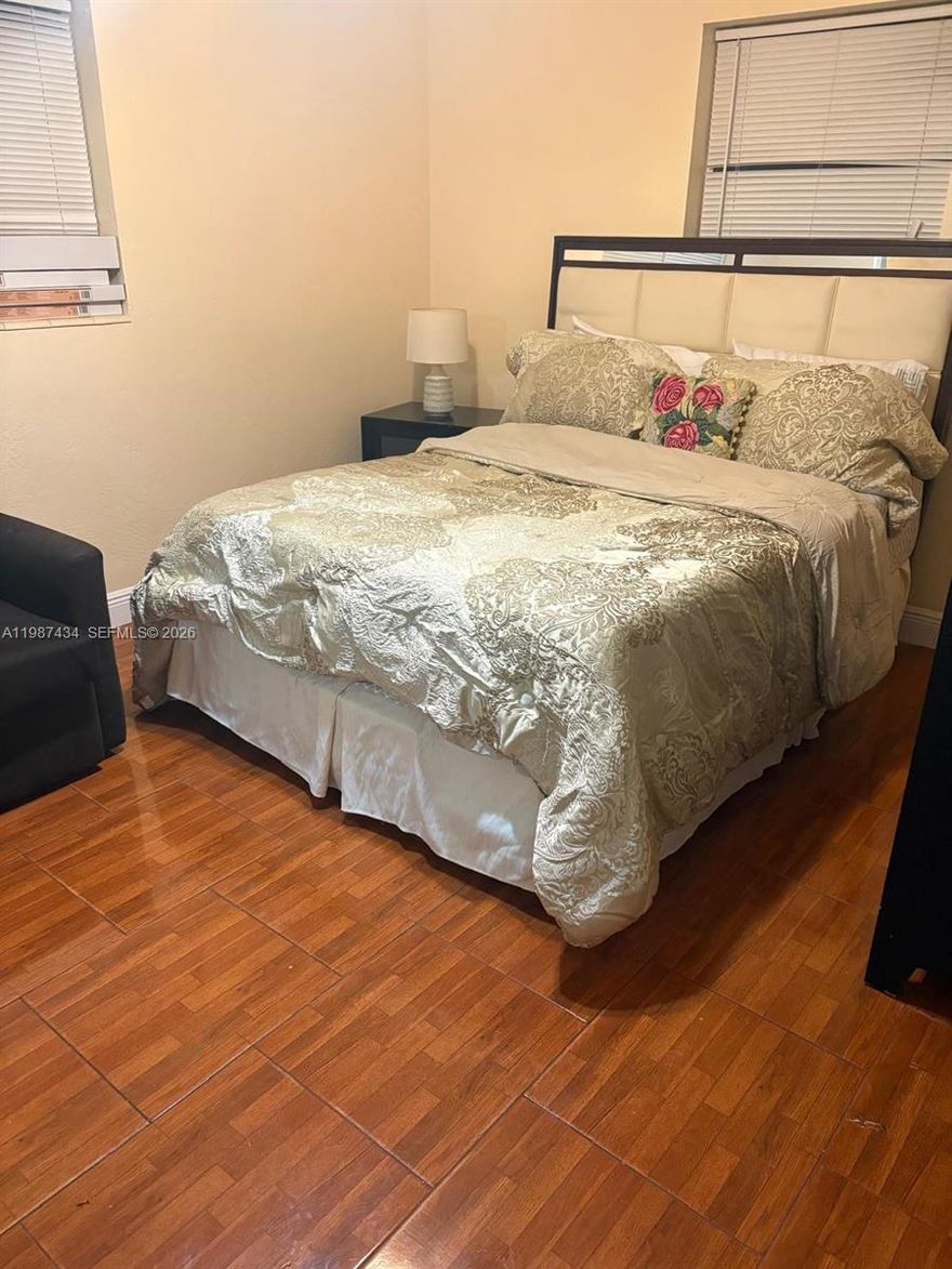 Welcome to enjoy the tranquility of this neighborhood. Two fully furnished rooms are available for rent, each with its own bathroom, for $900. Move-in cost is $1,800 (deposit and first month). Don’t miss out on this opportunity.