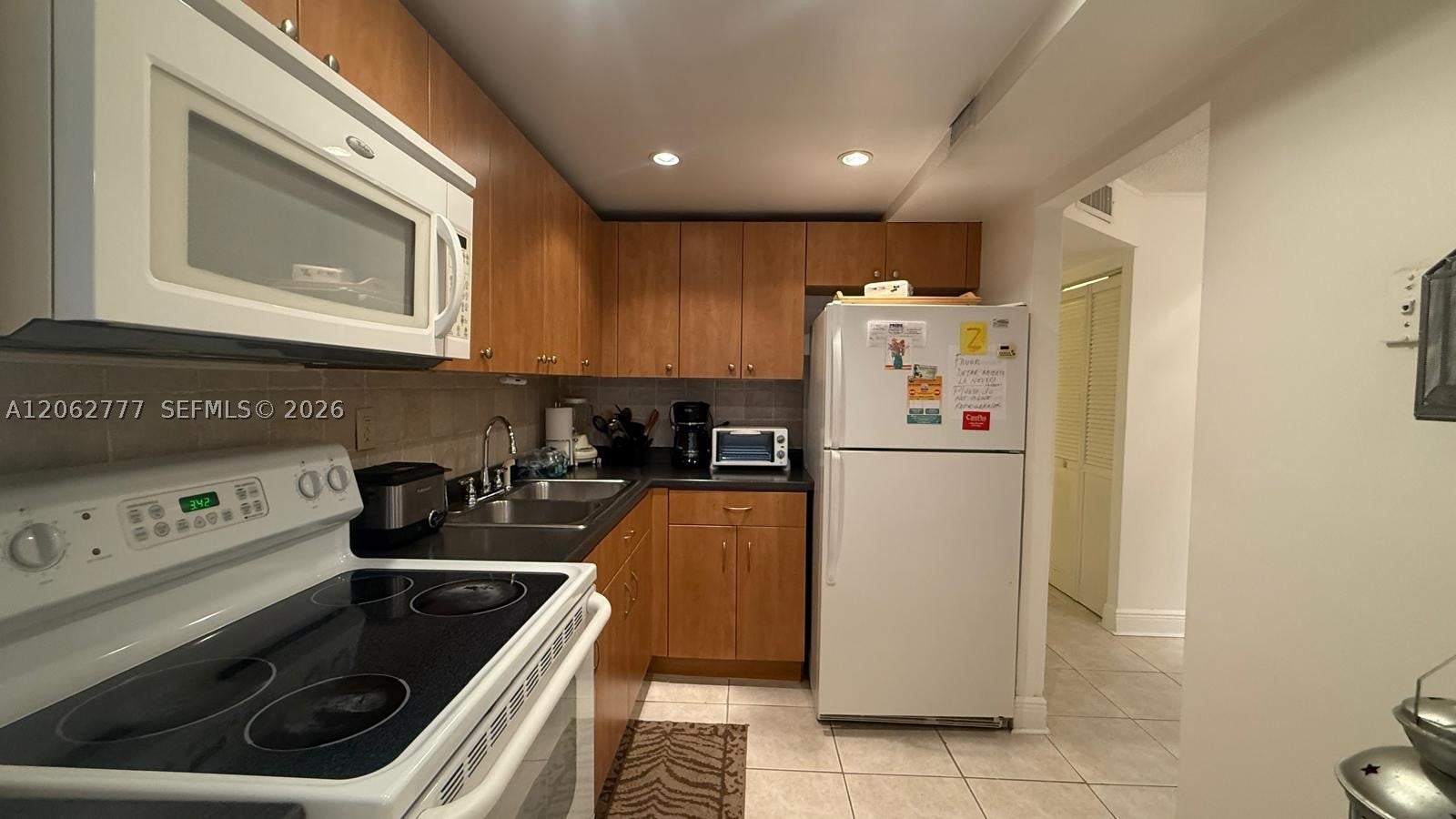 9081 Sunrise Lakes Blvd 105