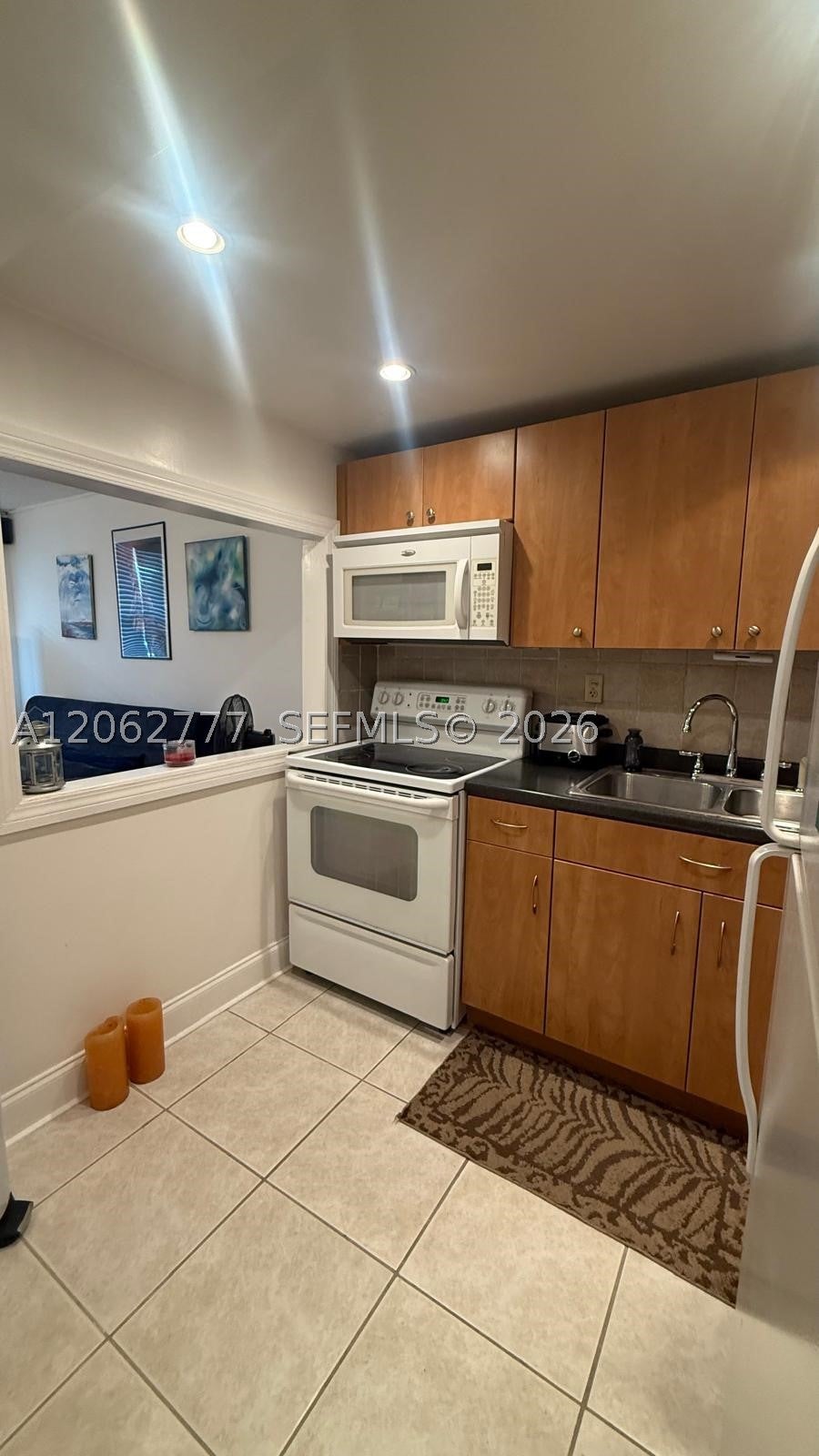 9081 Sunrise Lakes Blvd 105