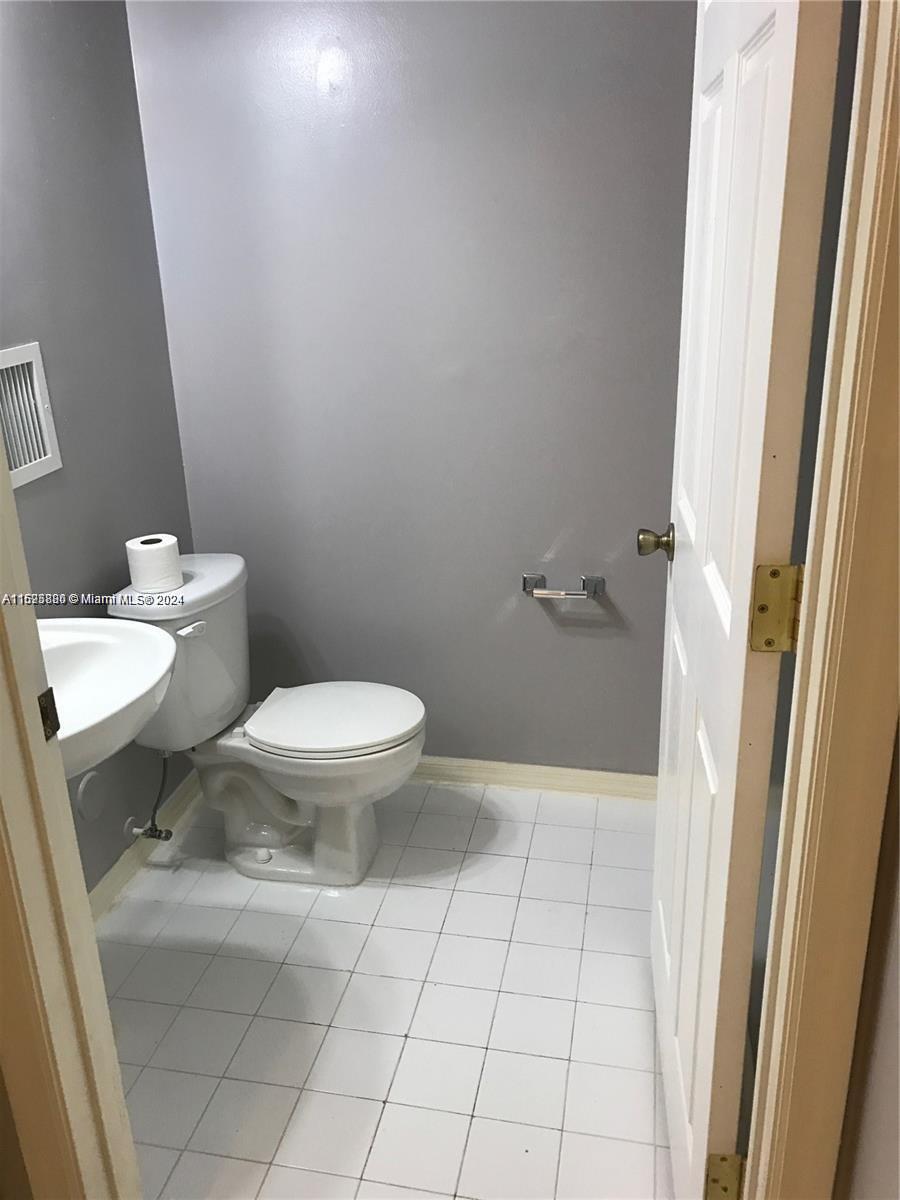 Photo 3 of 17 of 17769 SW 139th Ct 0 townhome
