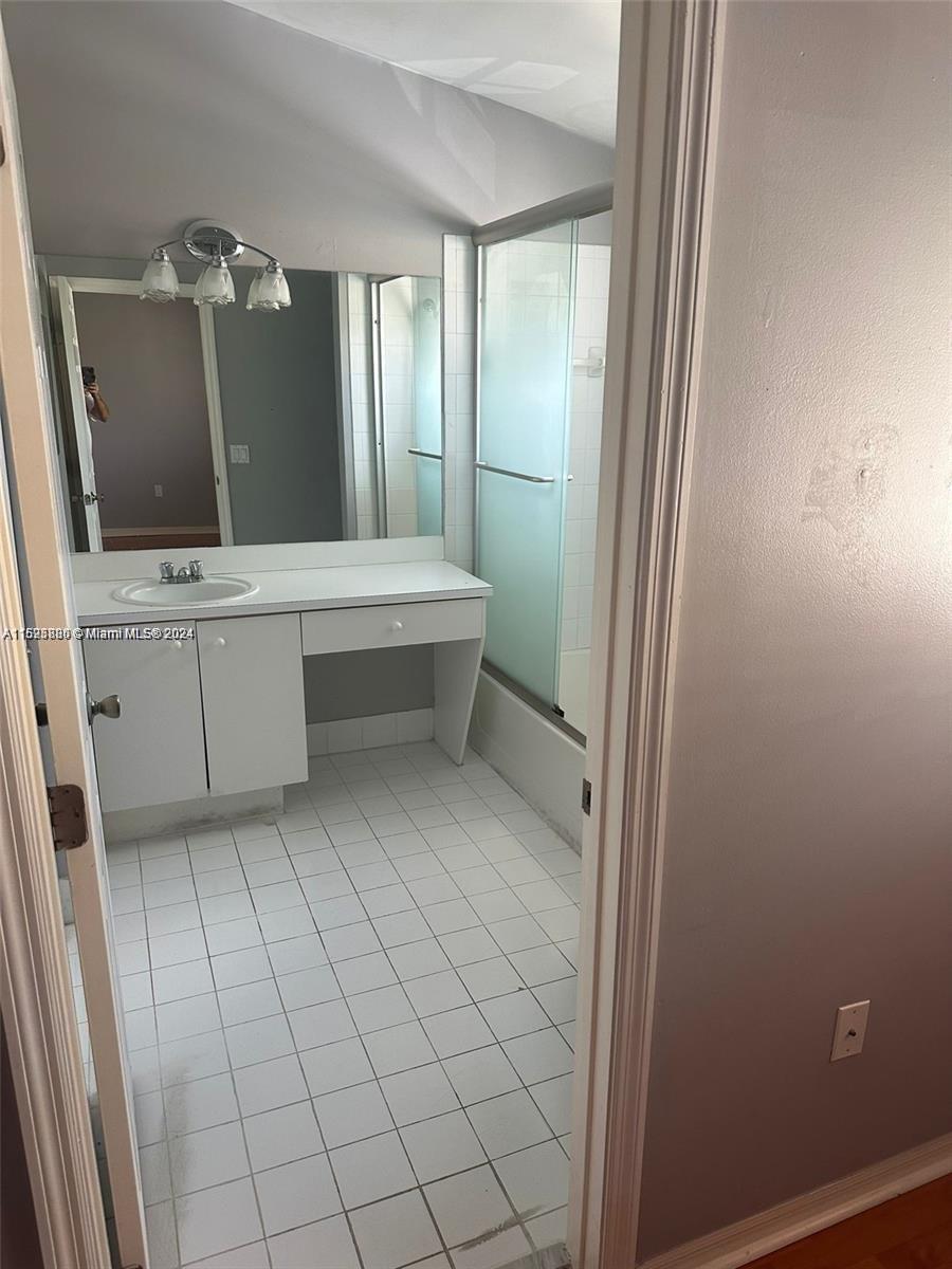 Photo 8 of 17 of 17769 SW 139th Ct 0 townhome