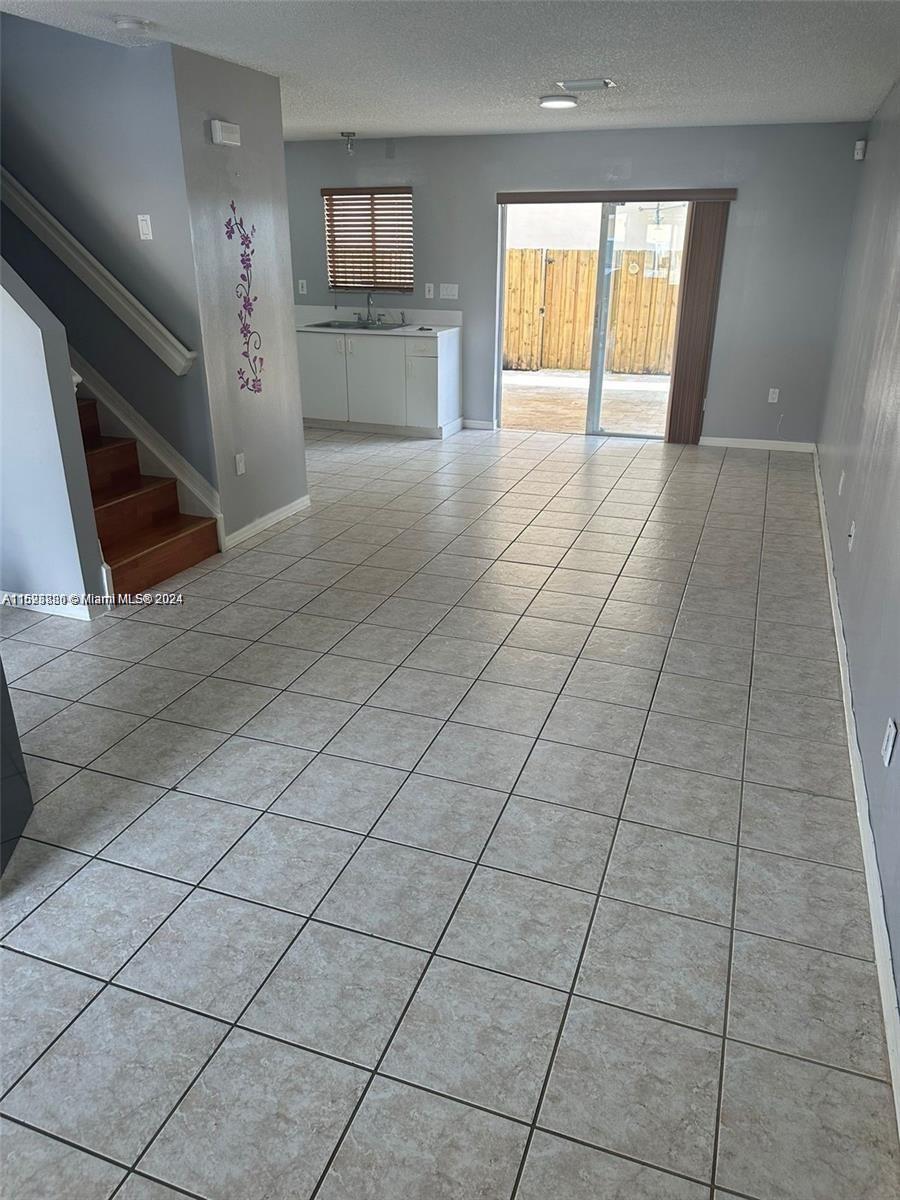 View Miami, FL 33177 townhome
