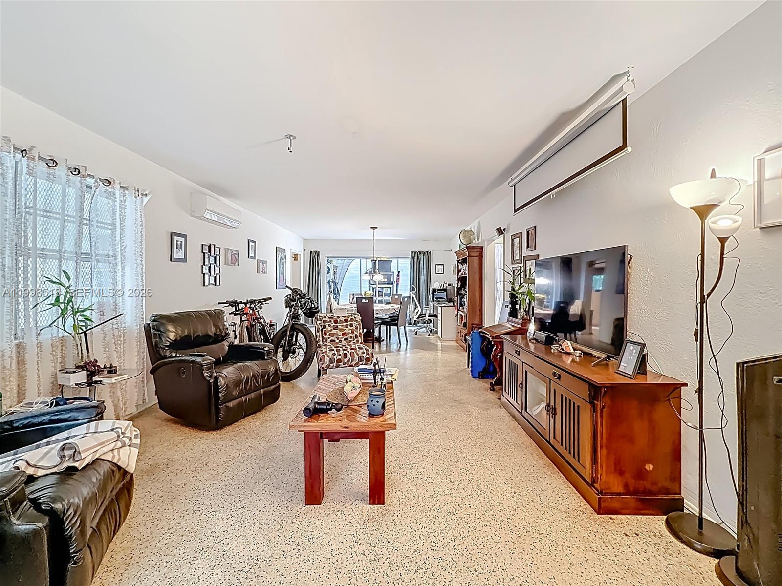 BISCAYNE HEIGHTS - Residential