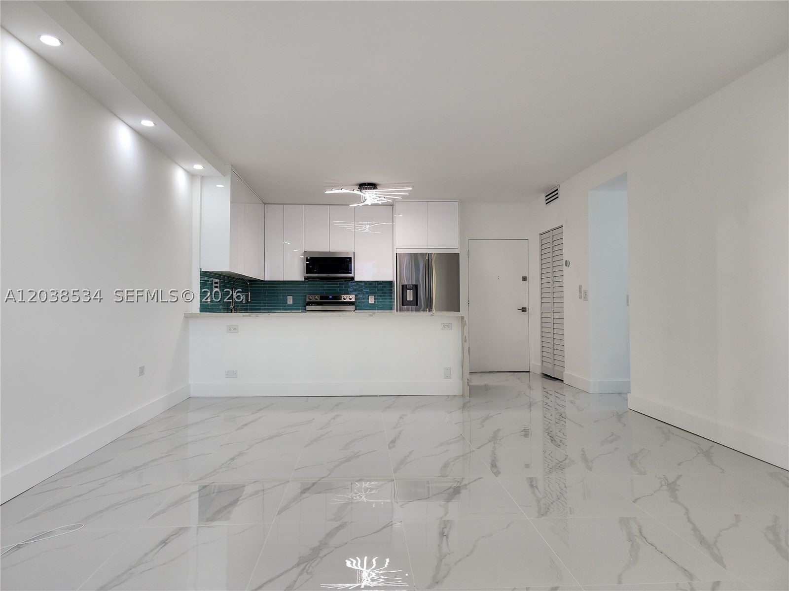 3505 S Ocean Dr 716