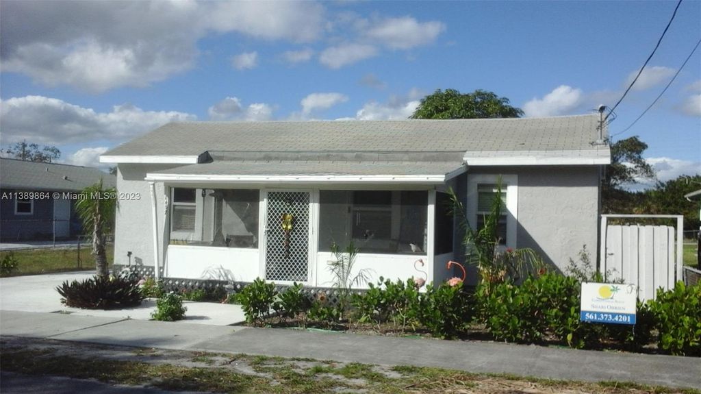 Photo of 8457 SE Begonia Way, Hobe Sound, FL 33455 (MLS # A11389864)