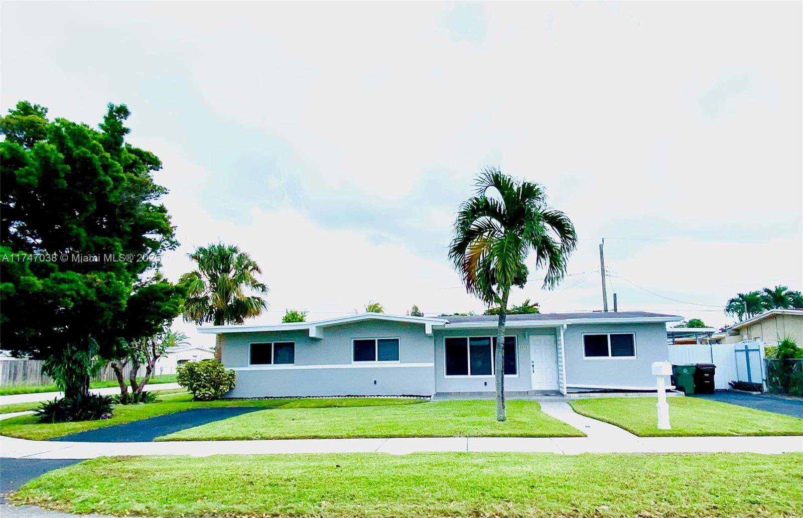 Rental Property at 5595 W 13th Ave, Hialeah, Miami-Dade County, Florida - Bedrooms: 5 
Bathrooms: 4  - $4,590 MO.