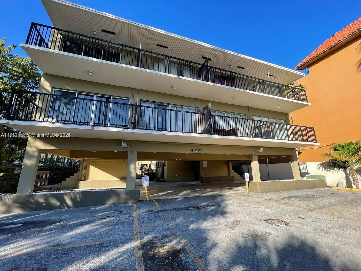 Rental Property at 4271 Nw 11th St 1, Miami, Broward County, Florida - Bedrooms: 1 
Bathrooms: 1  - $1,900 MO.