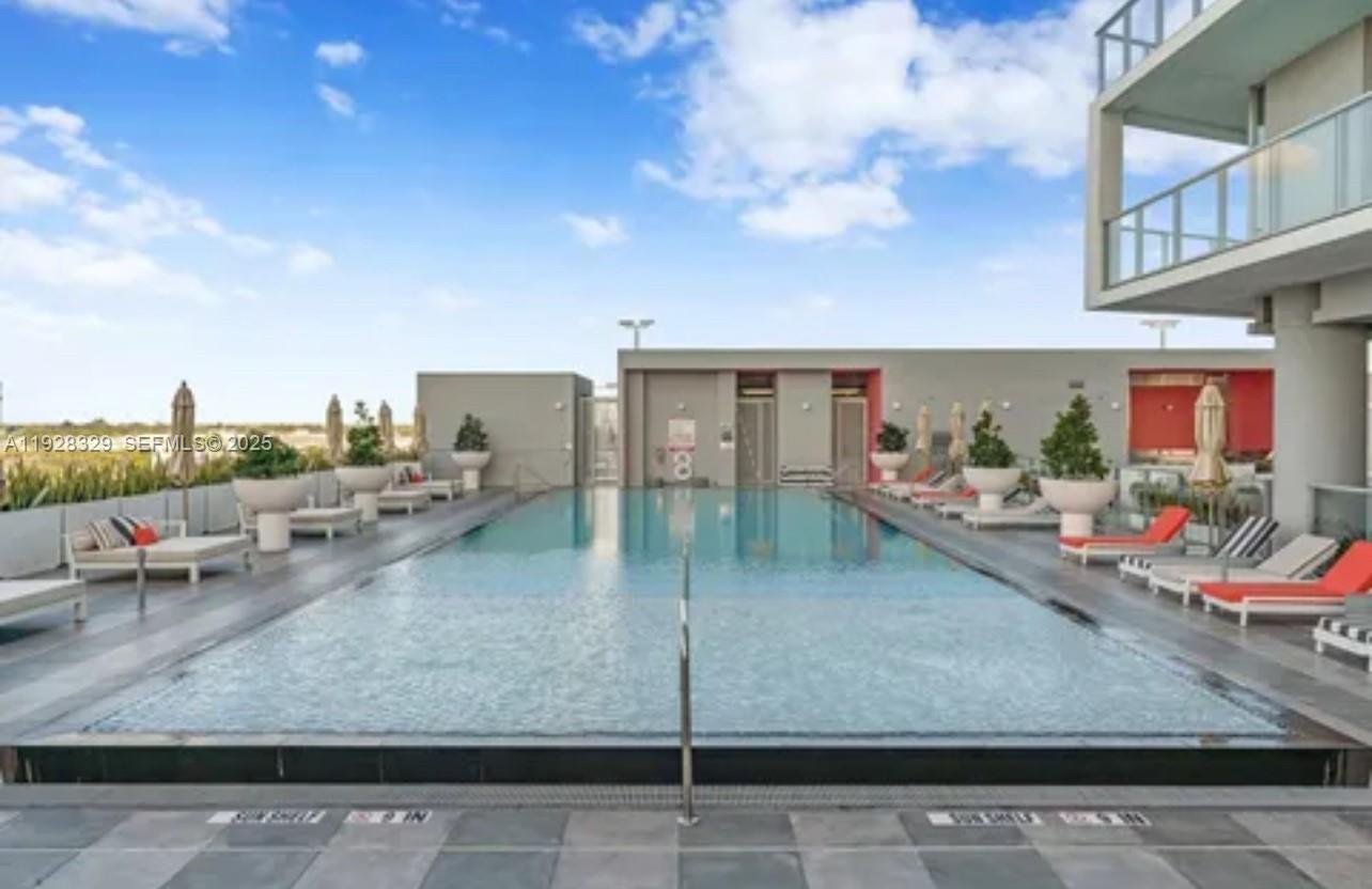 METROPICA NORTH TOWER ONE - Residential