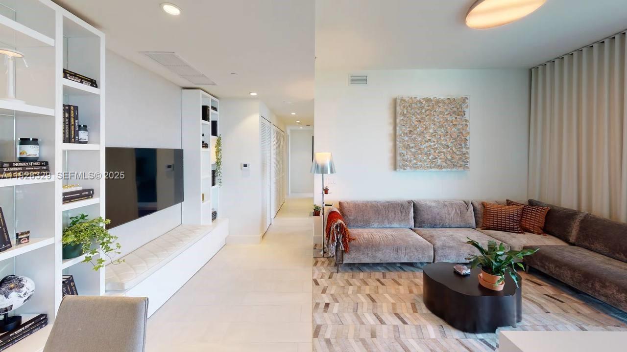 2000 Metropica Way 1701