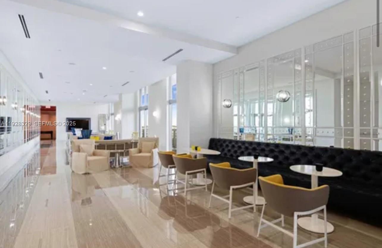 METROPICA NORTH TOWER ONE - Residential