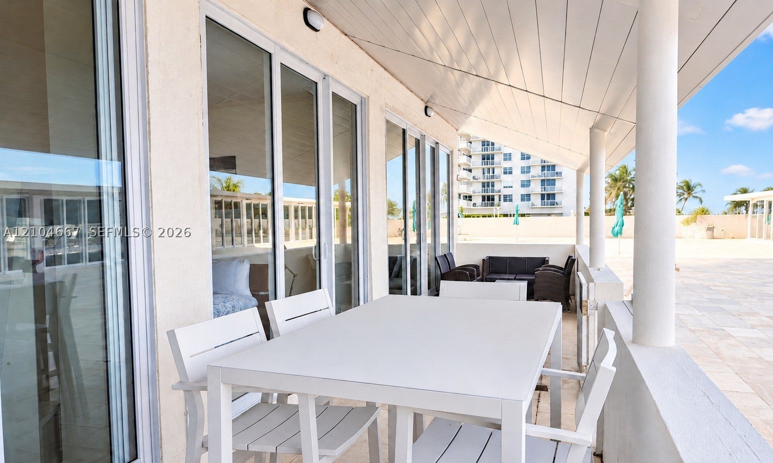 5601 Collins Ave M1