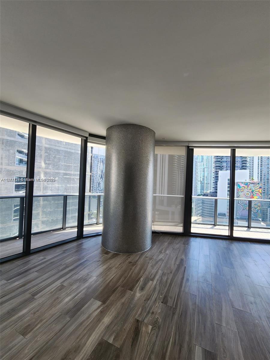 801 SMA RESIDENCES CONDO - Residential