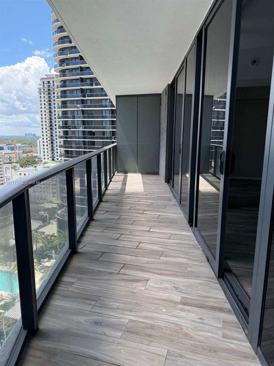 801 SMA RESIDENCES CONDO - Residential