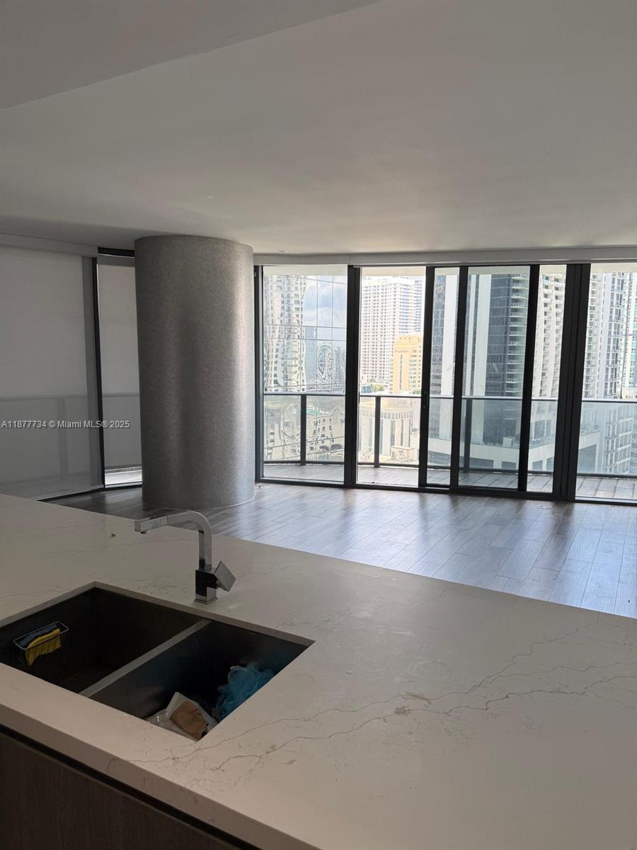 801 SMA RESIDENCES CONDO - Residential