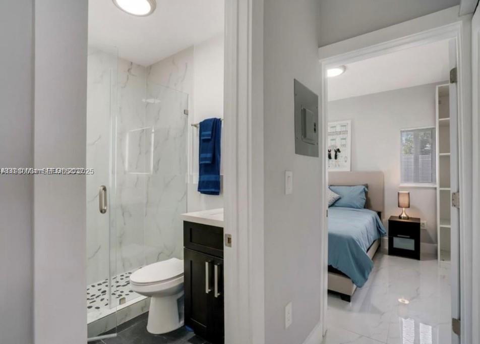 BISCAYNE SHORES CORR PLAT - Residential Lease