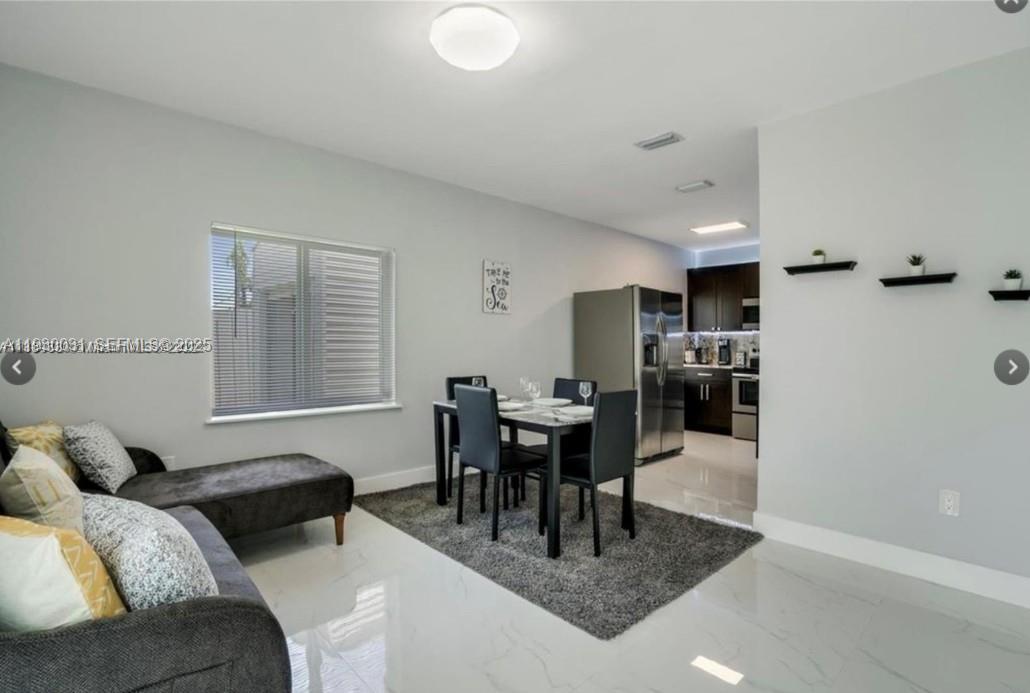 BISCAYNE SHORES CORR PLAT - Residential Lease