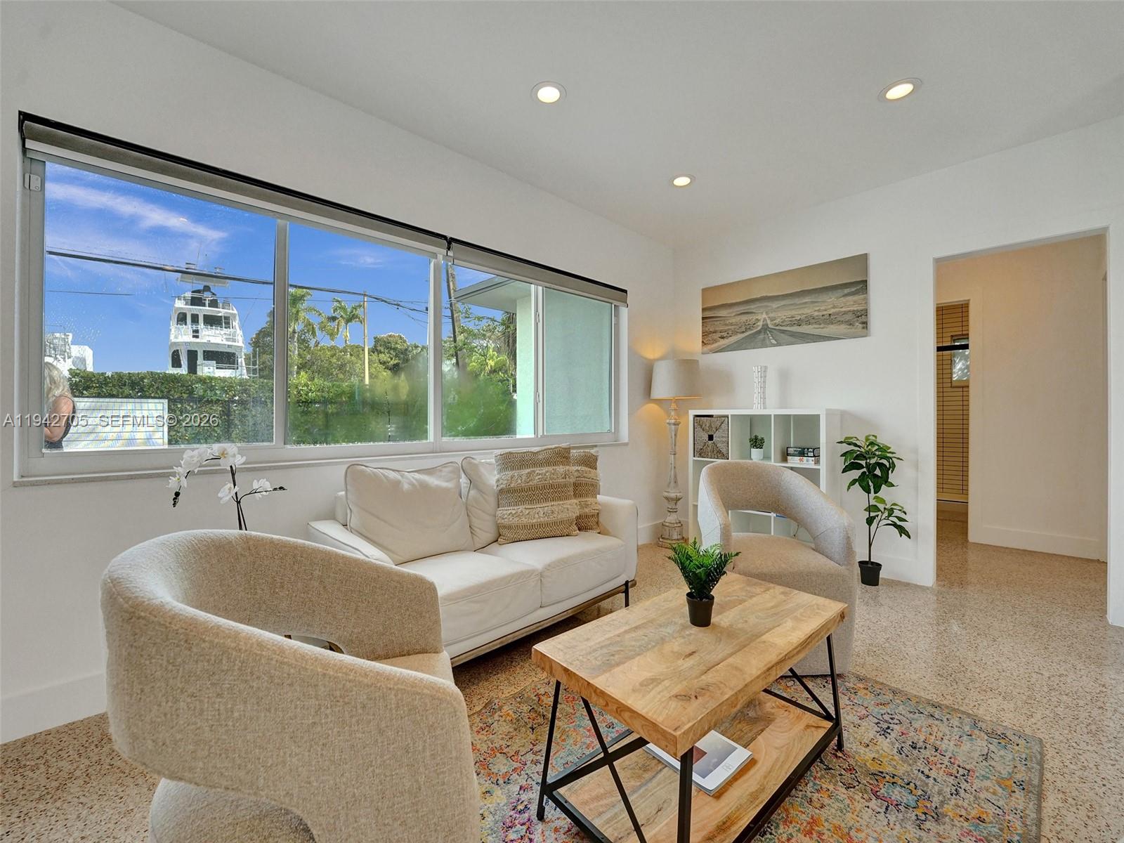 LAUDERDALE GROVES AMEN PL - Residential