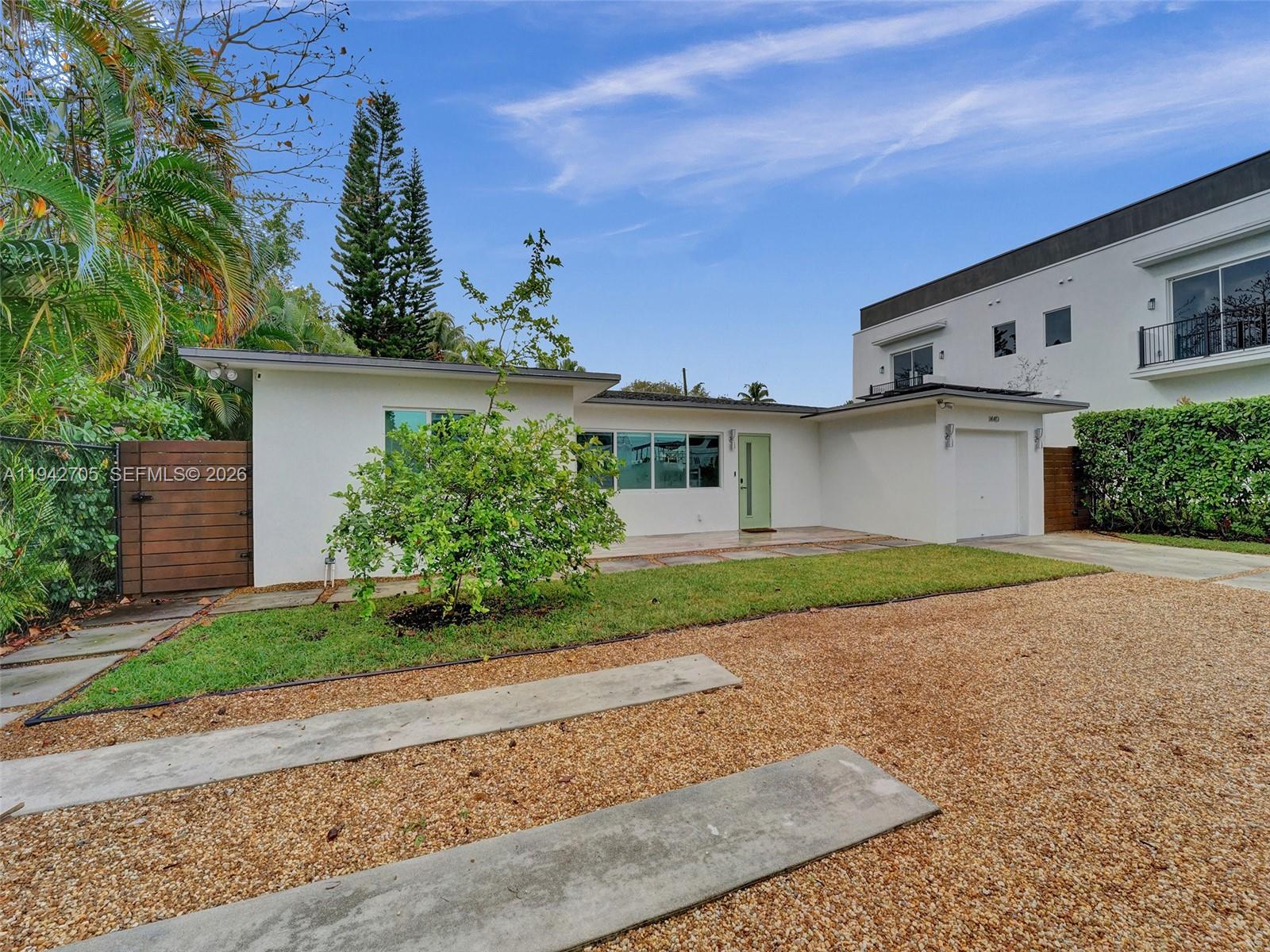 LAUDERDALE GROVES AMEN PL - Residential