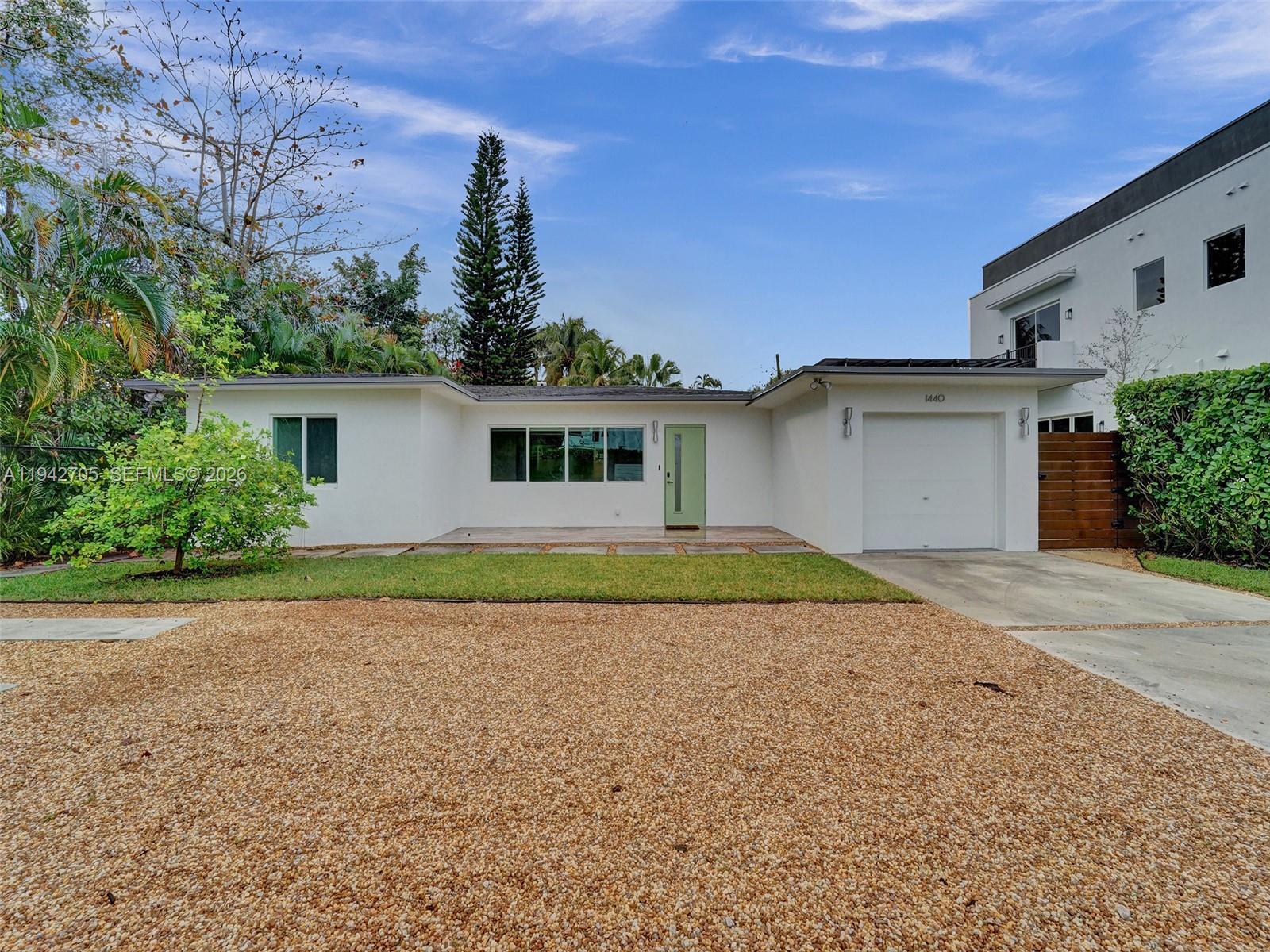 LAUDERDALE GROVES AMEN PL - Residential