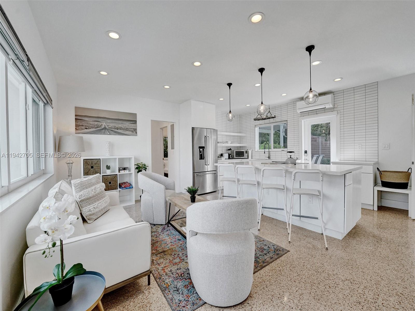 LAUDERDALE GROVES AMEN PL - Residential