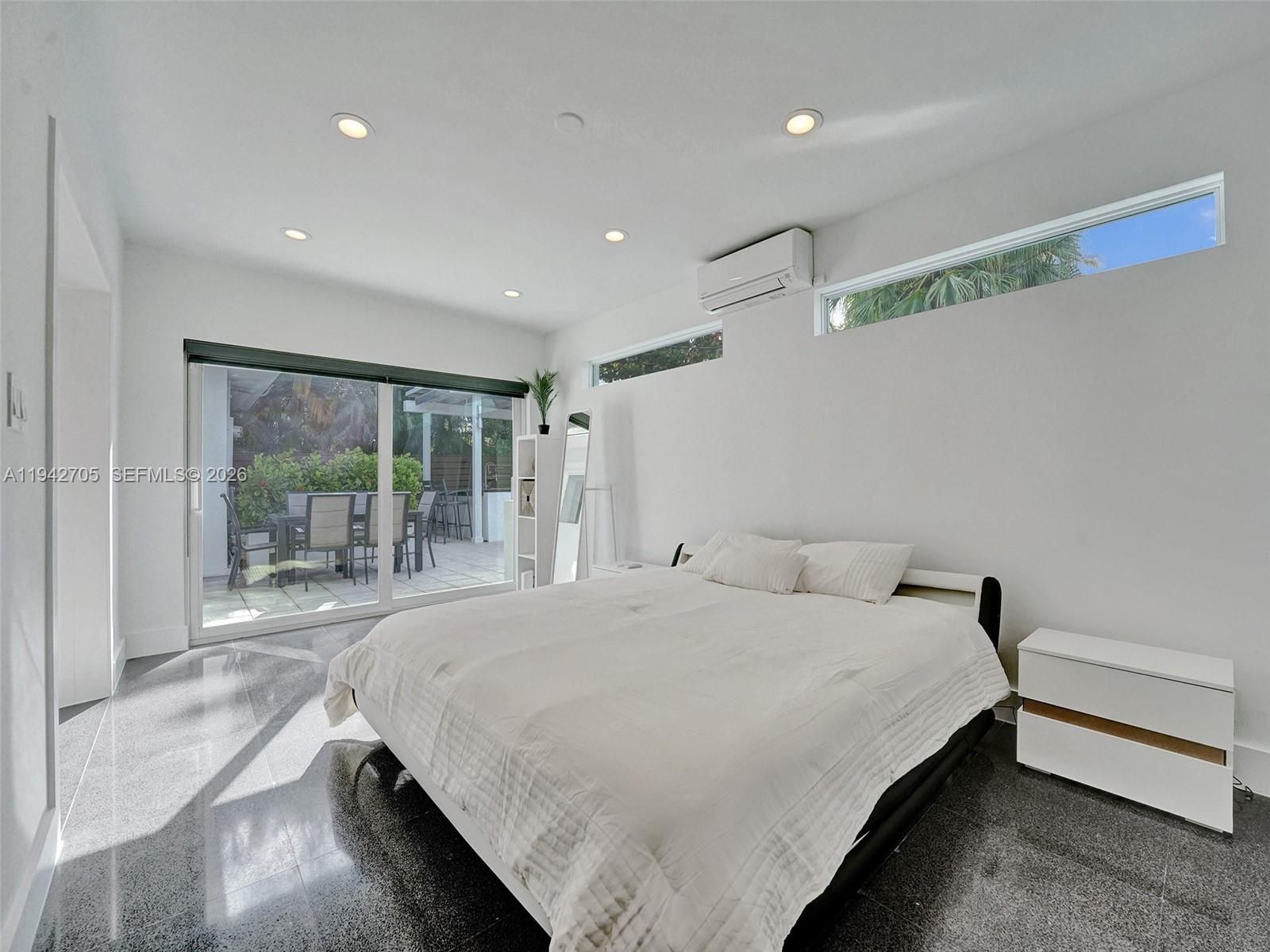 LAUDERDALE GROVES AMEN PL - Residential