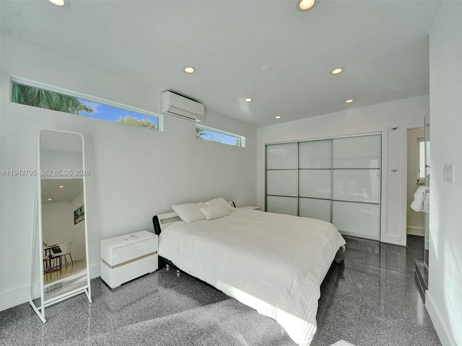 LAUDERDALE GROVES AMEN PL - Residential