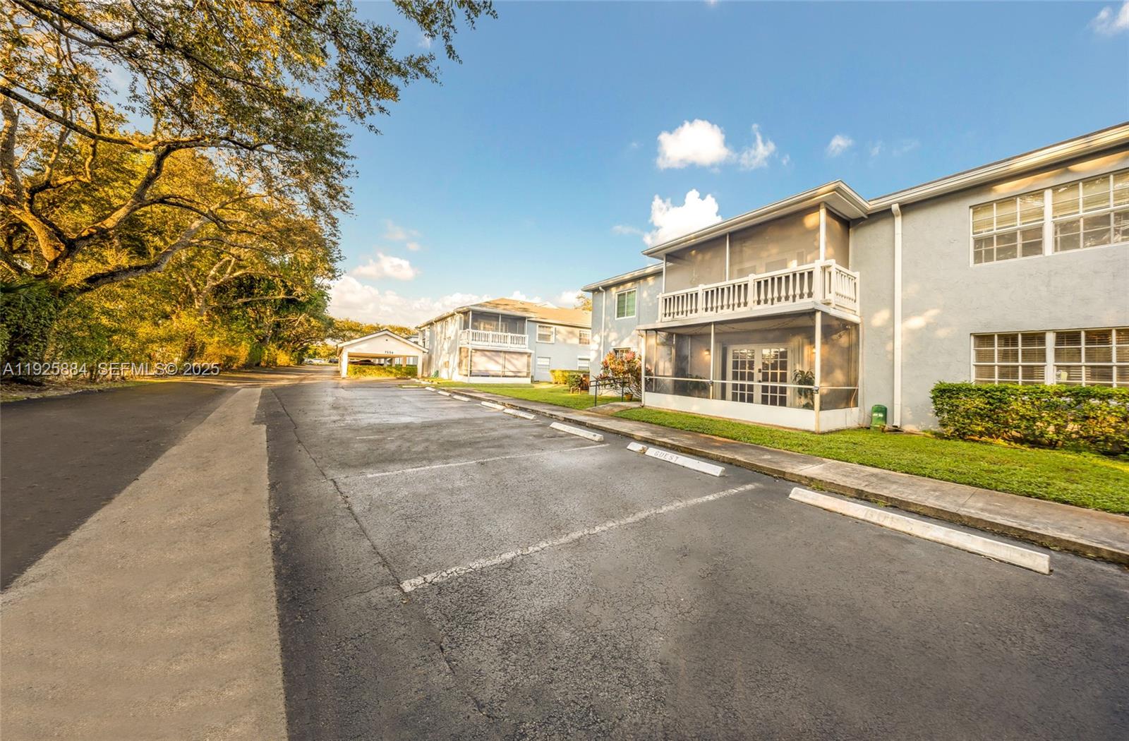 OAK PATHS CONDO - Residential