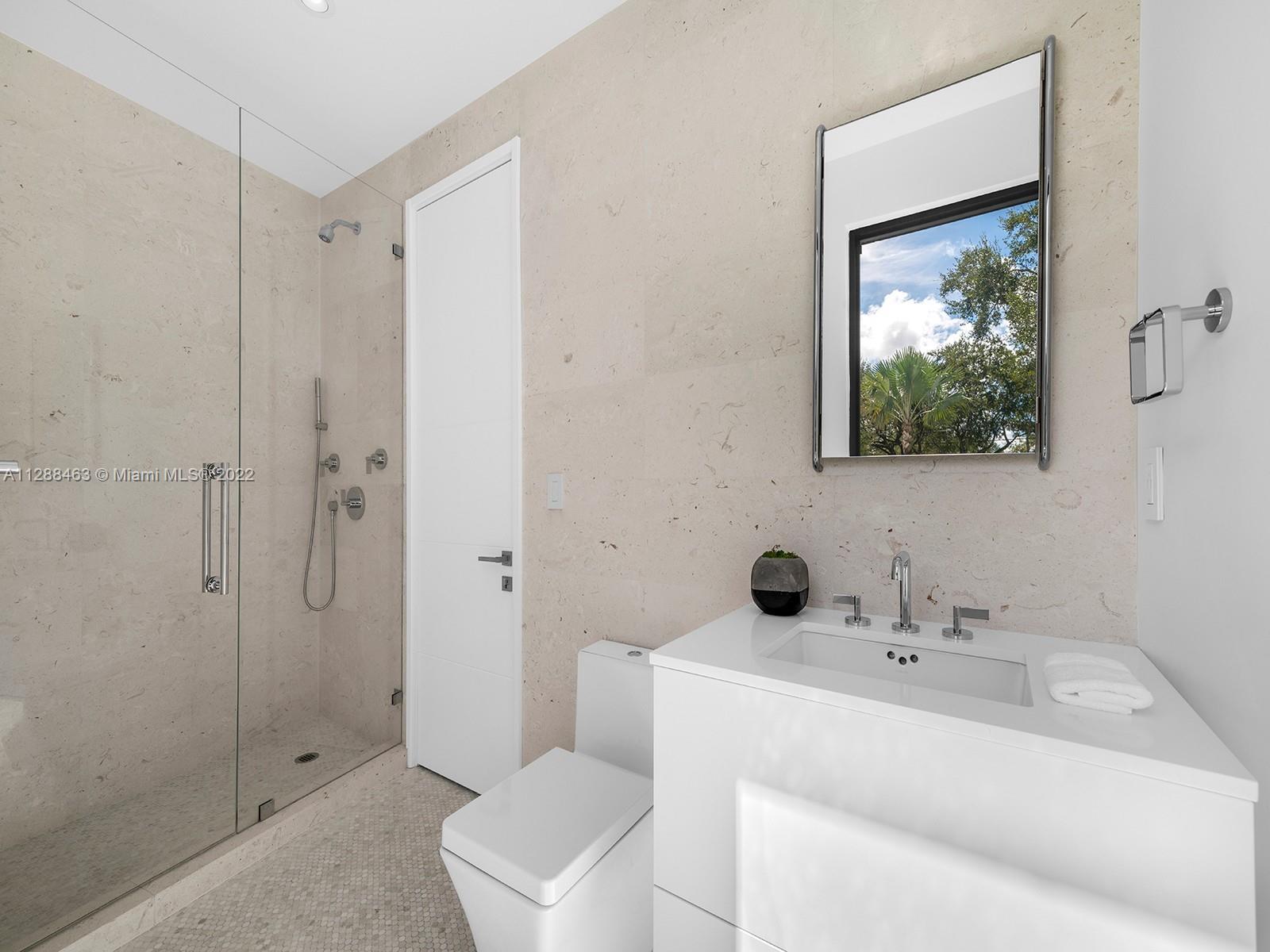 JUNELAND - Residential