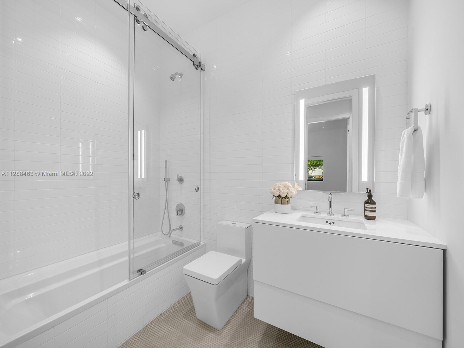 JUNELAND - Residential