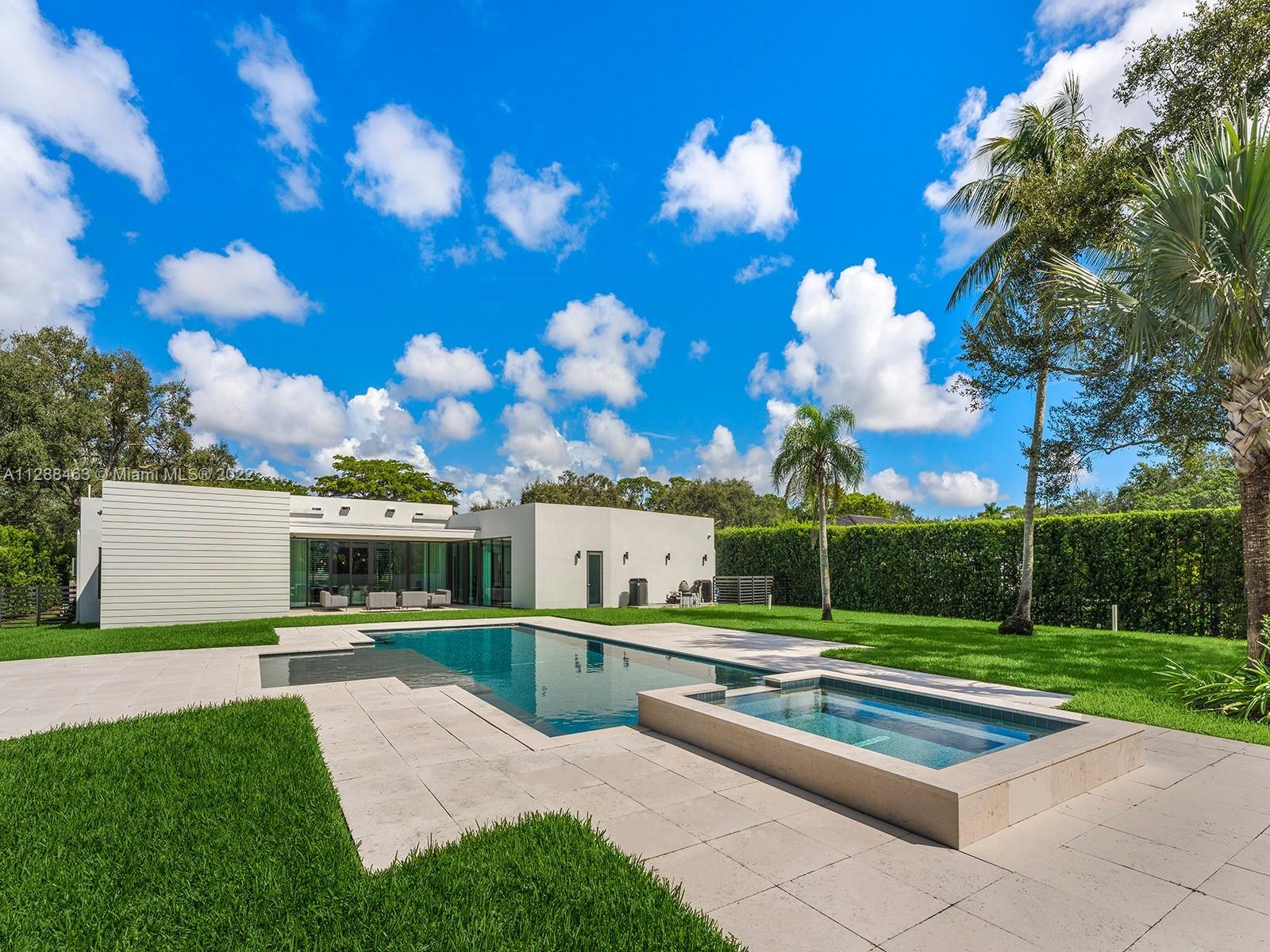 JUNELAND - Residential