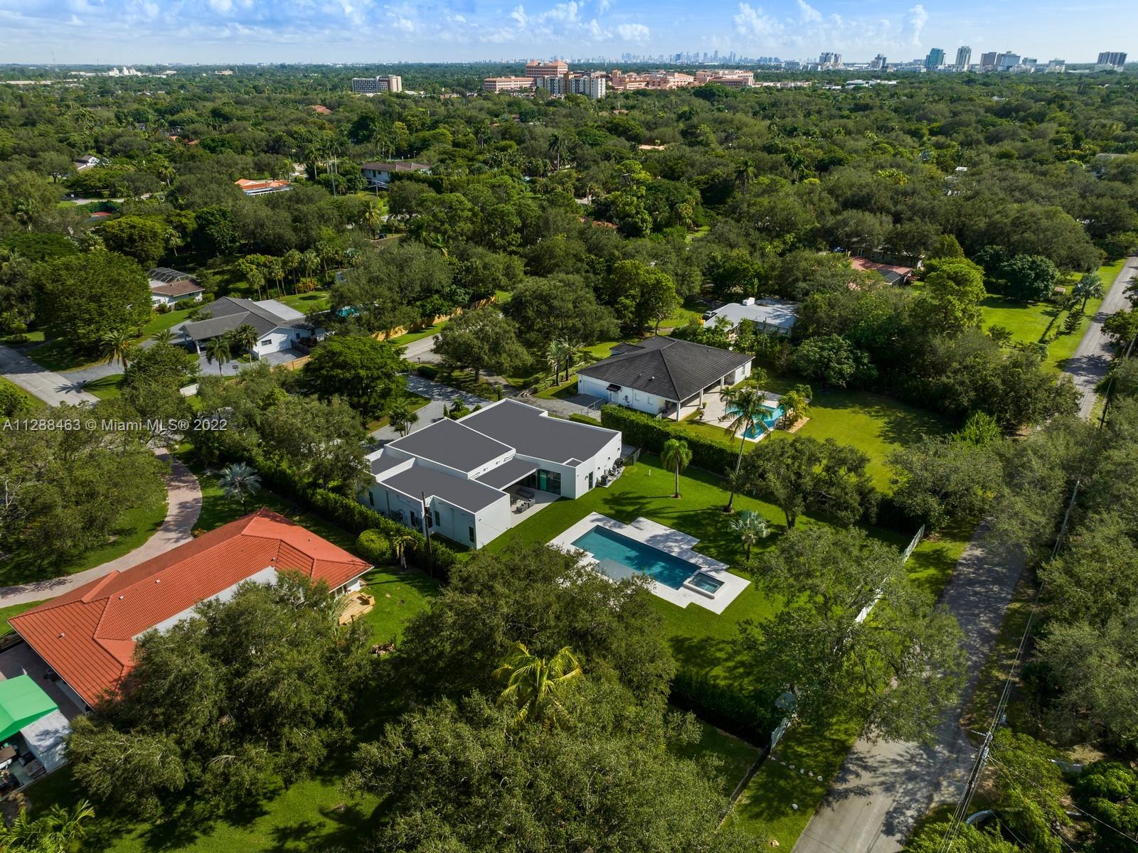 JUNELAND - Residential