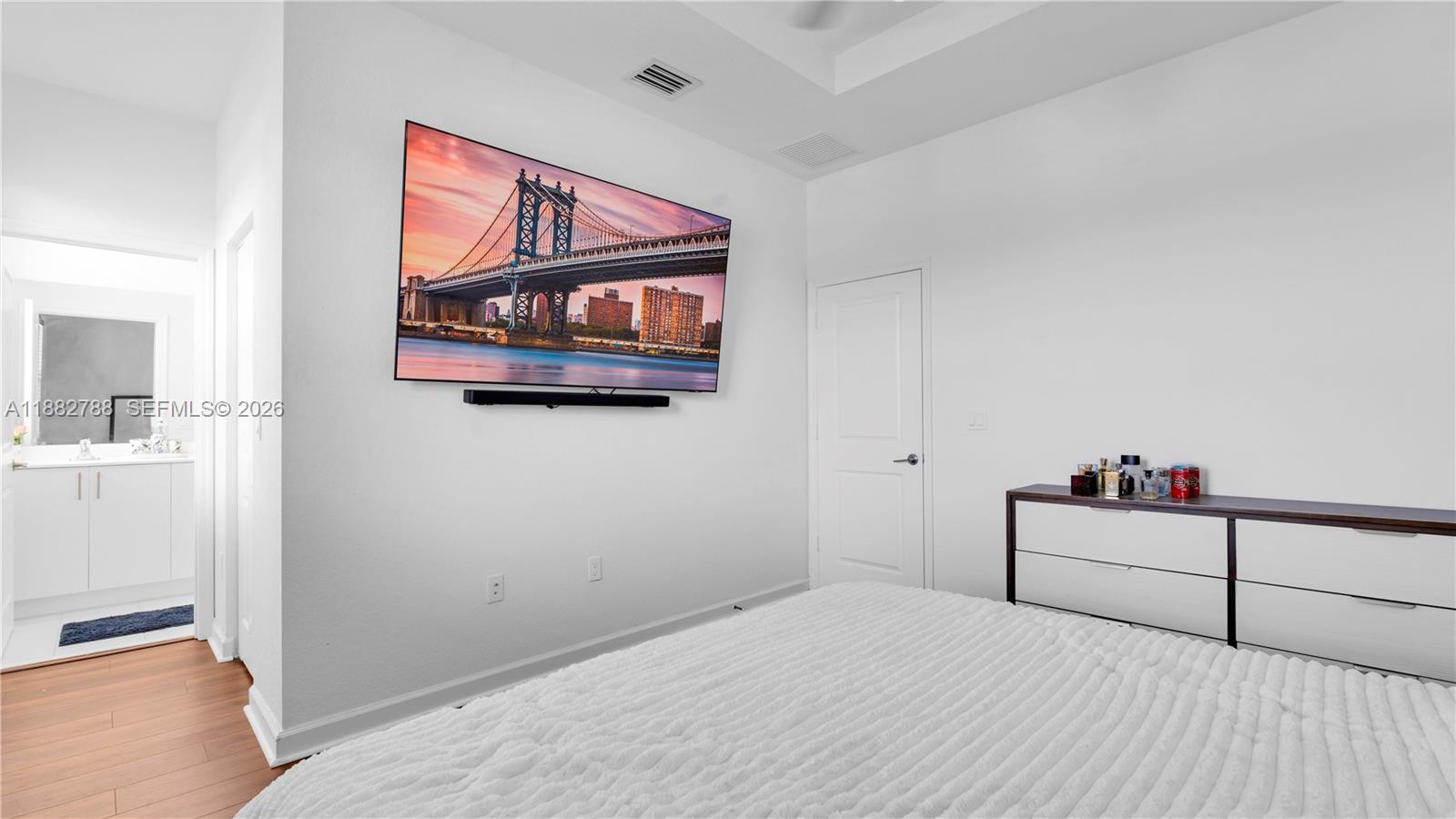 WYNDHAM LAKES PLAZA - Residential