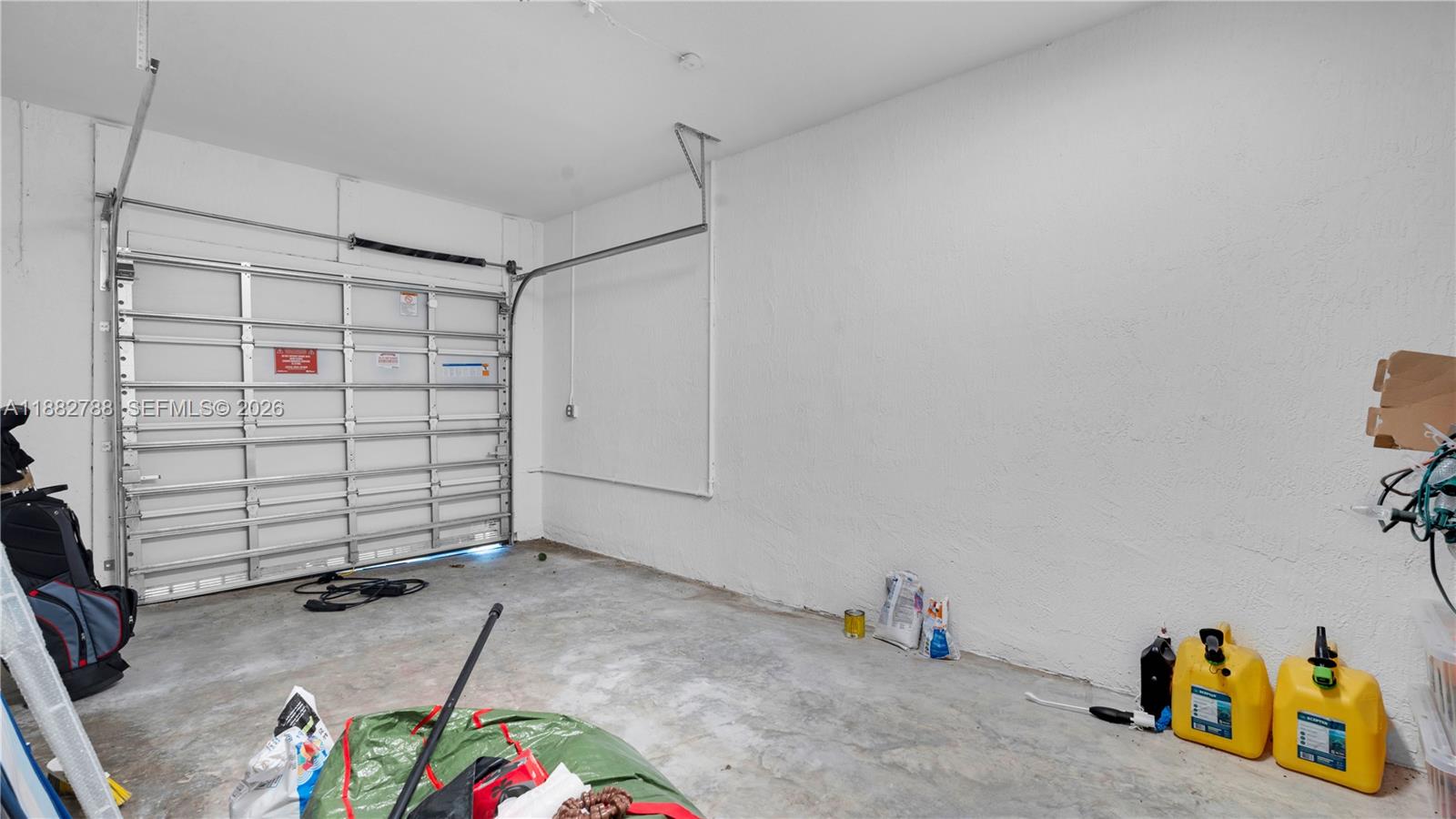 WYNDHAM LAKES PLAZA - Residential