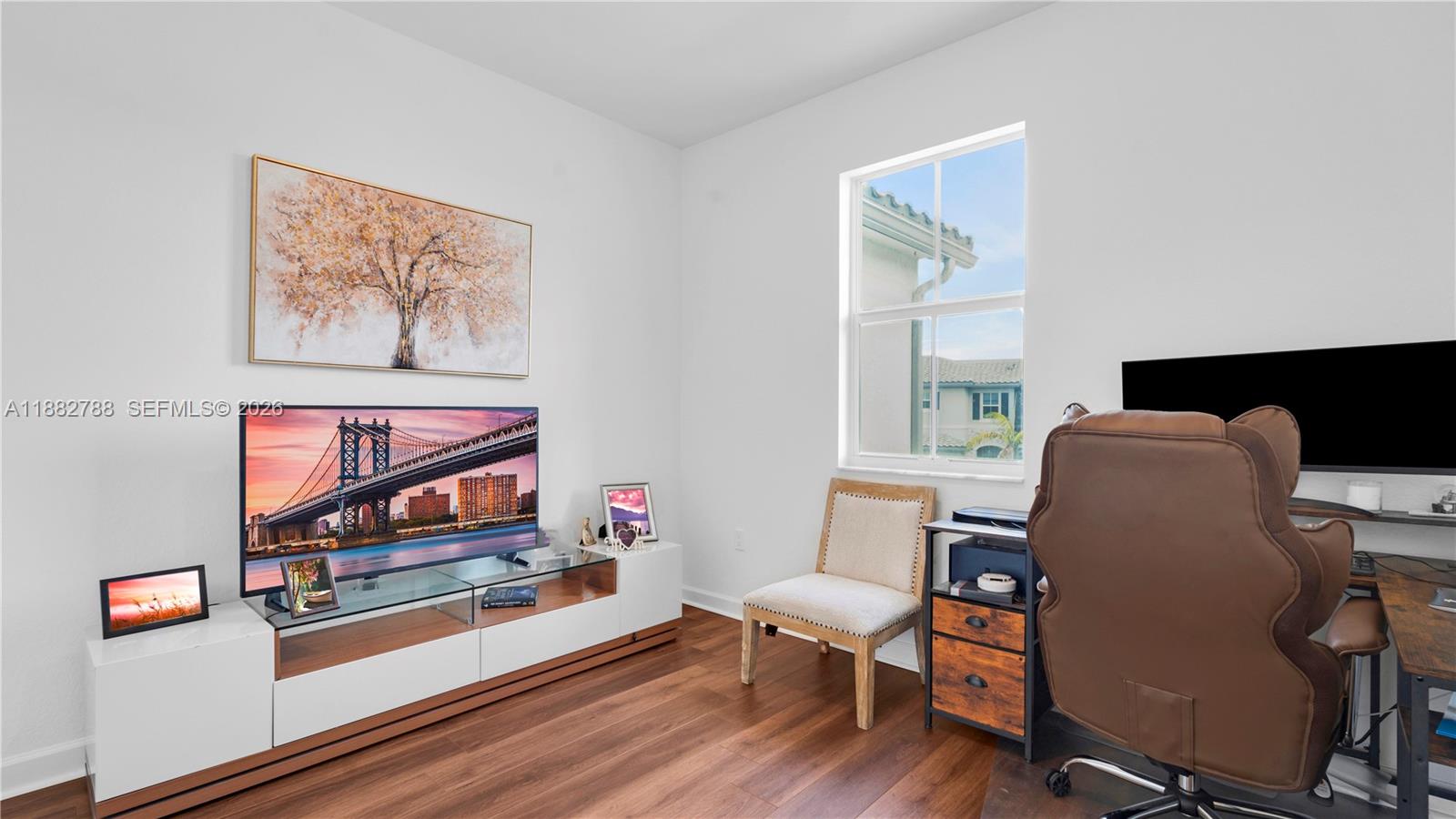 WYNDHAM LAKES PLAZA - Residential