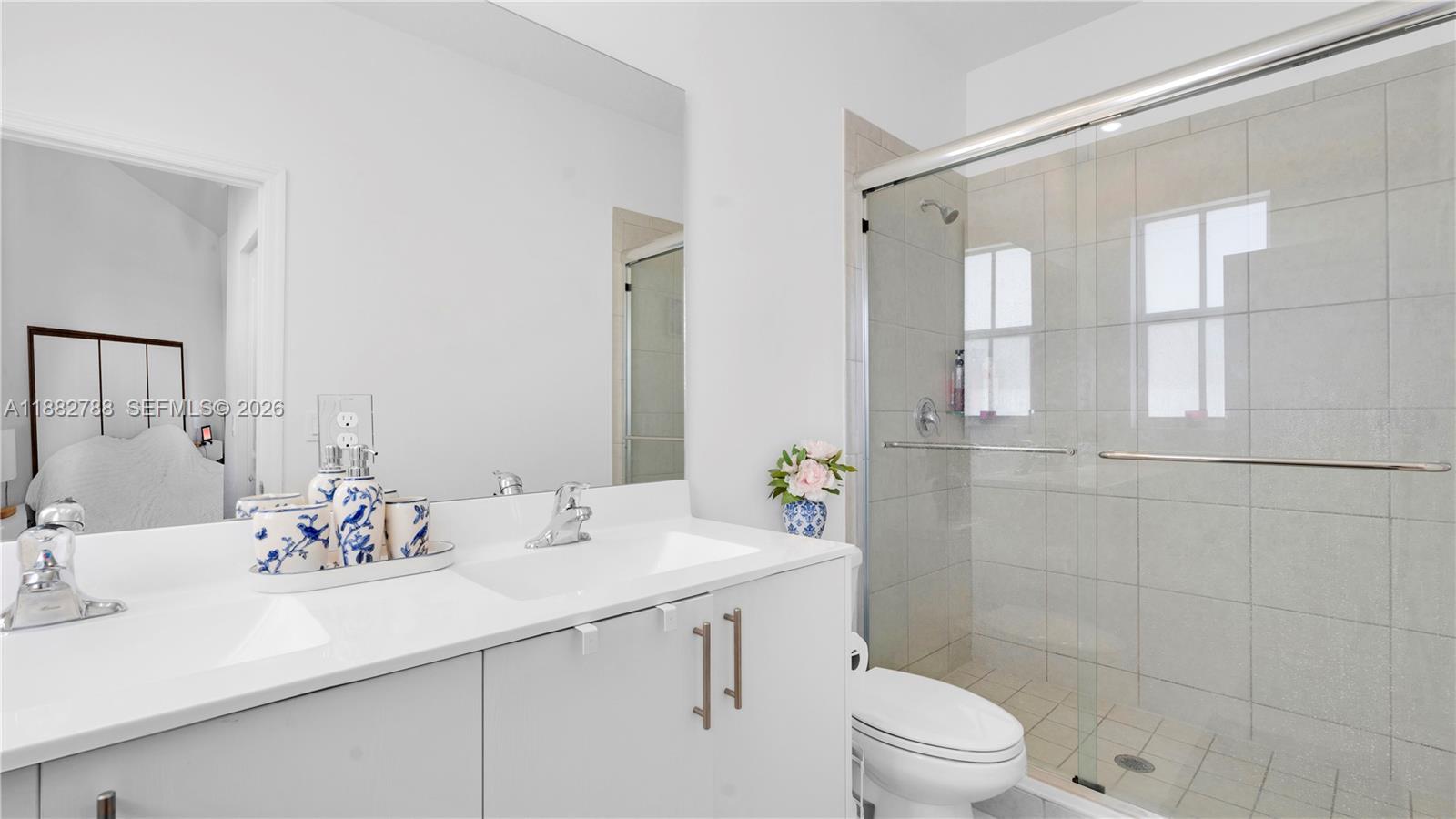 WYNDHAM LAKES PLAZA - Residential